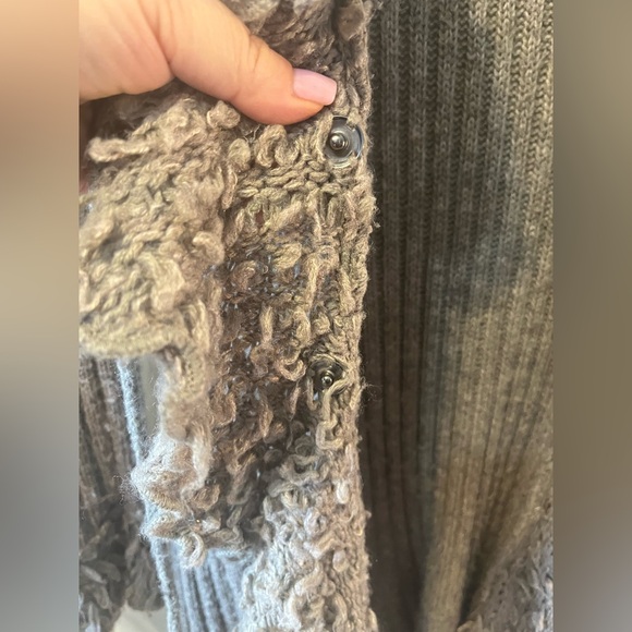 Long stylish wool sweater - Picture 6 of 13